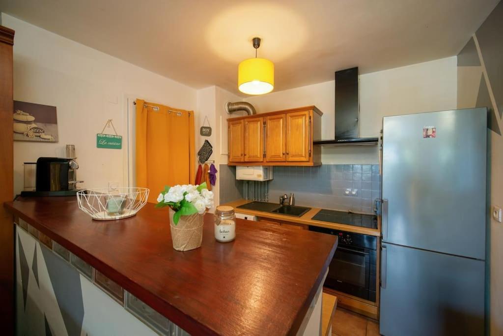 Appartement Tout Equipe Terrasse Et Parking Prive Marseille Exteriér fotografie
